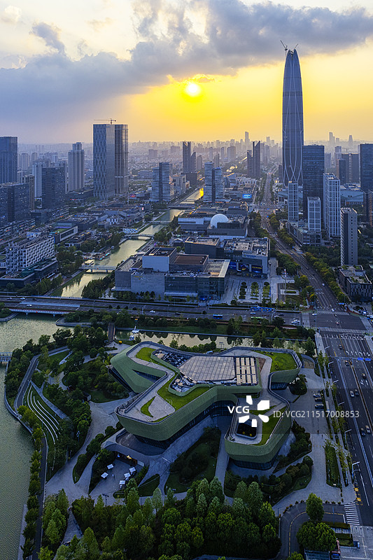 浙江宁波东部新城黄昏日落夜景 宁波中心图片素材