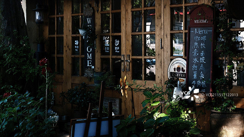 街边的咖啡店图片素材