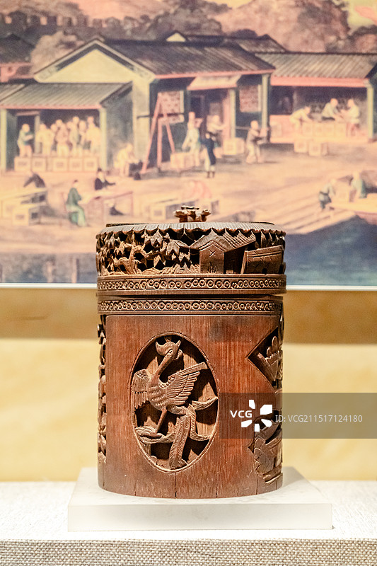清中期竹雕人物茶叶罐；虎门鸦片战争博物馆藏图片素材