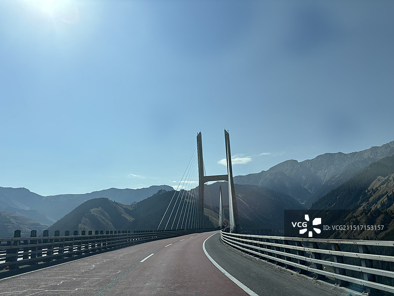 新疆阿勒泰果子沟大桥风景图片素材