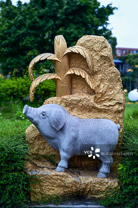 广州石头记矿物园 十二生肖雕塑图片素材