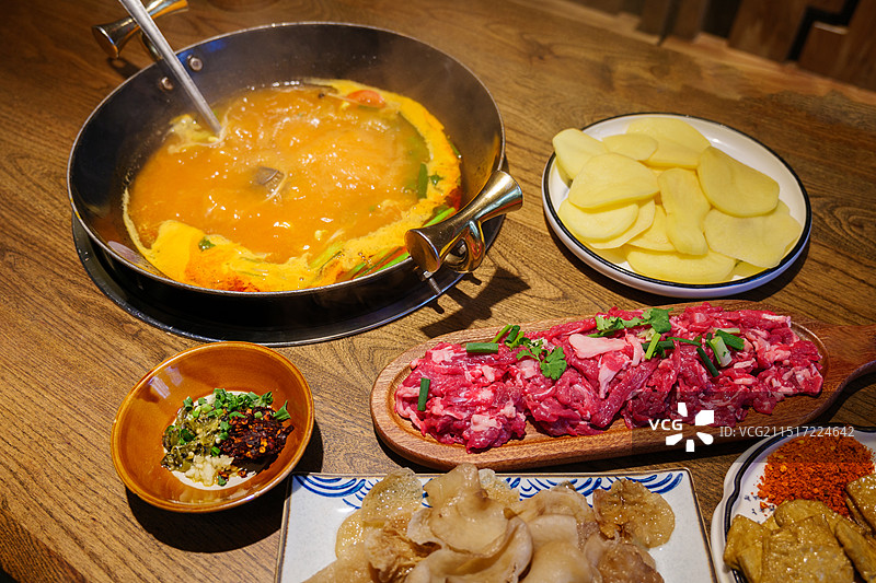 酸汤牛肉火锅图片素材