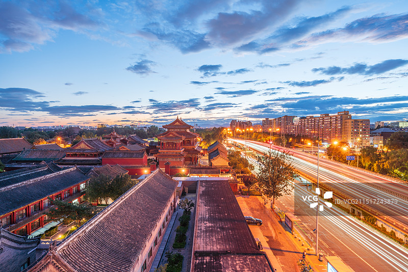 北京北二环车流与雍和宫图片素材