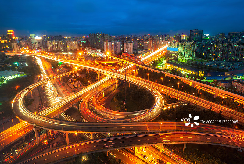 魔都，上海市，徐家汇，交通枢纽，内环漕溪北路立交桥，内环高架路，沪闵高架路，3号线，夏季，夜景，航拍图片素材