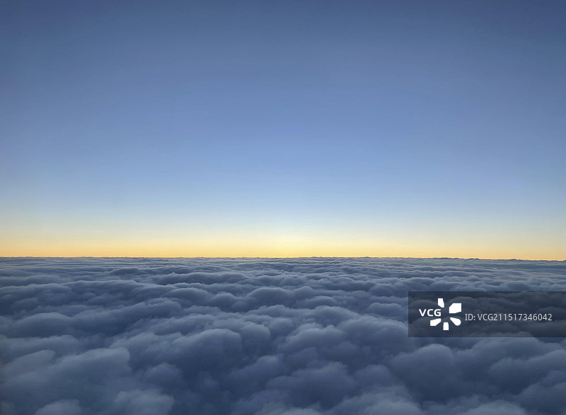 飞机拍云海落日余晖图片素材