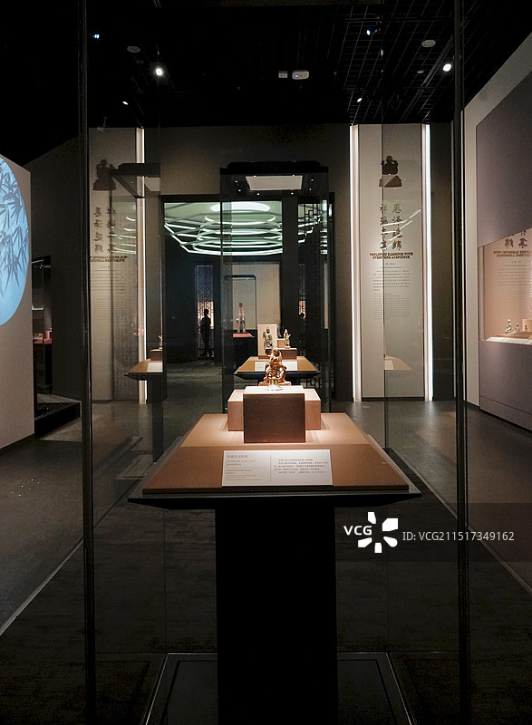 上海博物馆东馆宝塔乾坤圆应塔遗珍展展厅一角图片素材