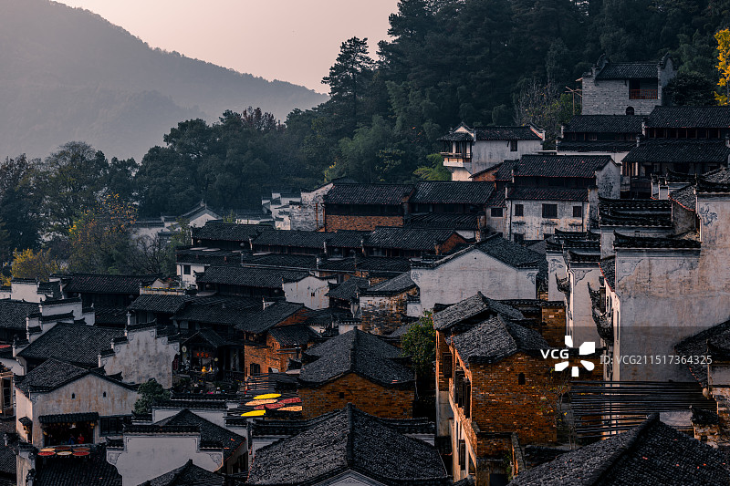 江西上饶李坑婺源篁岭秋天晒秋云海图片素材