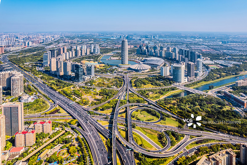 中国河南郑州郑东新区CBD和金水路立交桥城市天际线风光航拍图片素材
