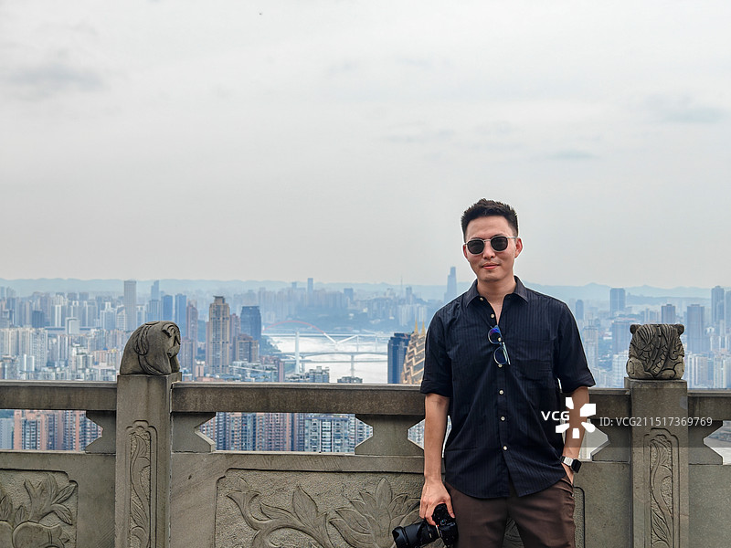 重庆 老君洞 观景台 看 渝中 城市风光图片素材