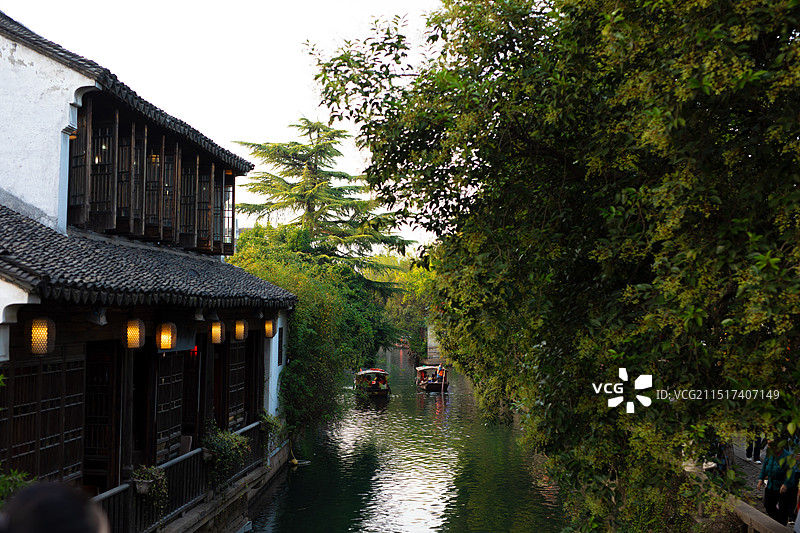 中国苏州 苏州平江路，平江河，摇橹船，苏州平江历史文化街区图片素材