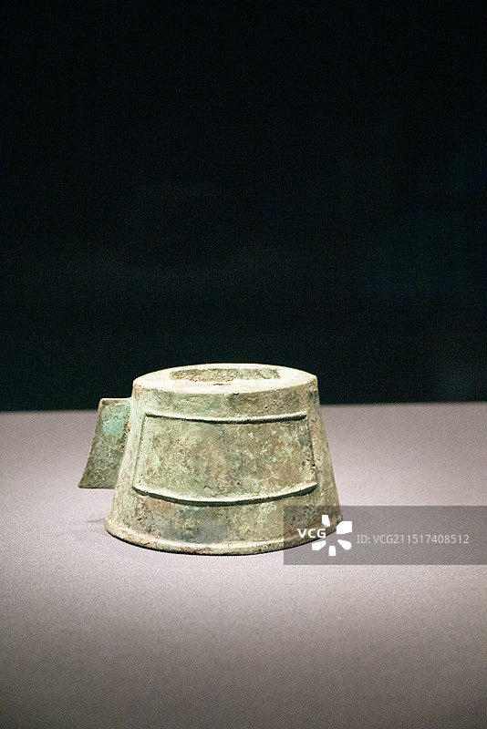 四川广汉三星堆商代文物单翼铜铃，北京大运河博物馆图片素材