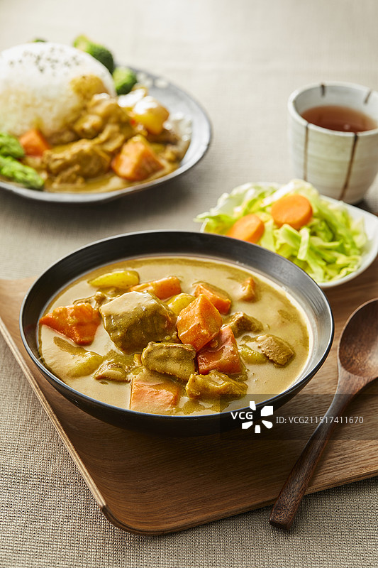 咖喱土豆牛腩配米饭图片素材