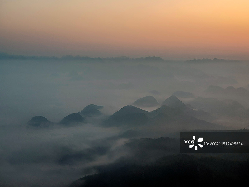 清远阳山县威灵古殿日出图片素材