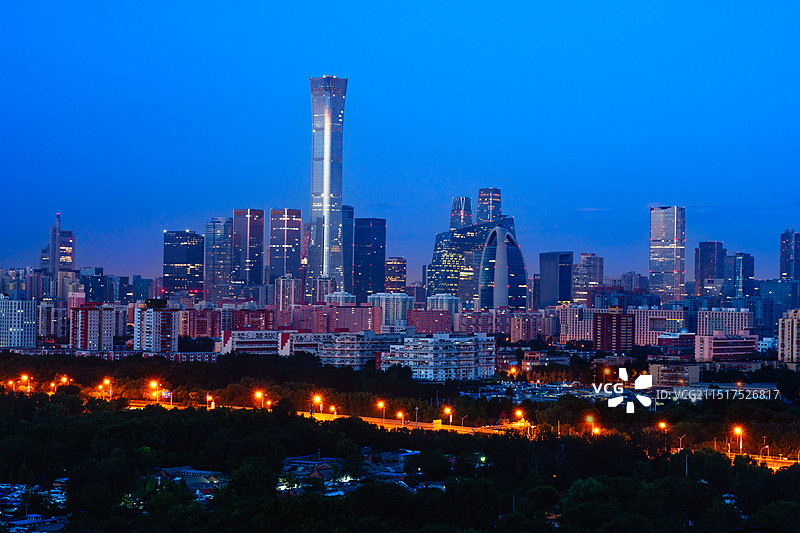 凌晨北京CBD中央商务区城市天际线风景图片素材