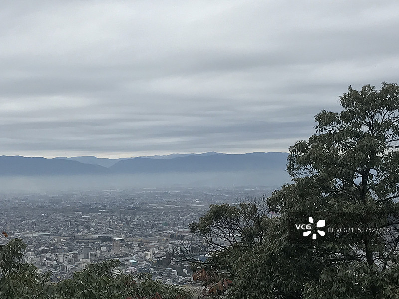 日本岐阜市俯瞰天空的城市景观图片素材