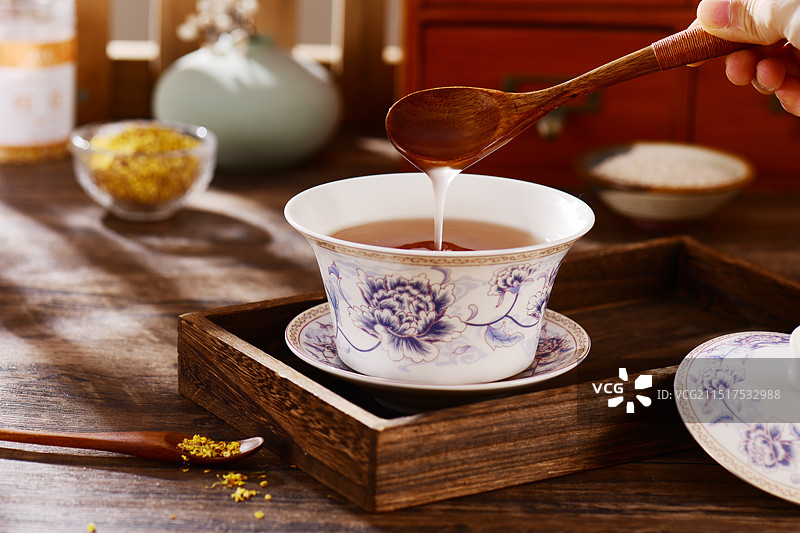 冲调好的桂花藕粉图片素材