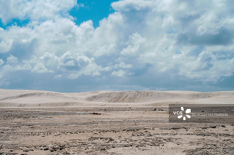 澳大利亚珀斯北边兰斯林Lancelin壮观的海边白沙丘，静谧庄严图片素材