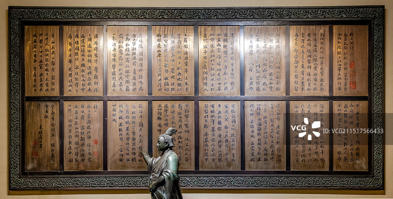 滕王阁内部展品与王勃塑像图片素材