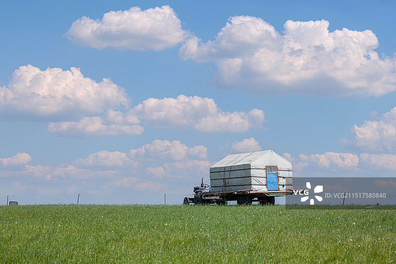 车上的蒙古包图片素材