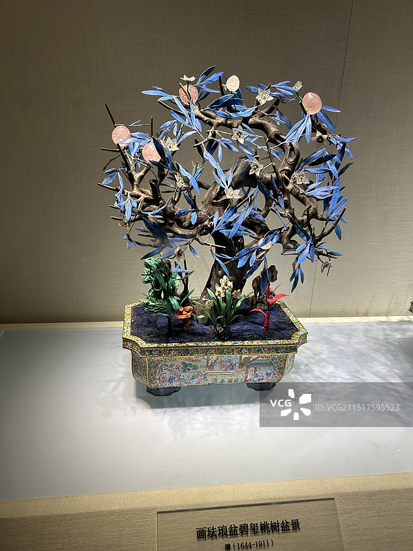 画珐琅盆碧玺桃树盆景图片素材