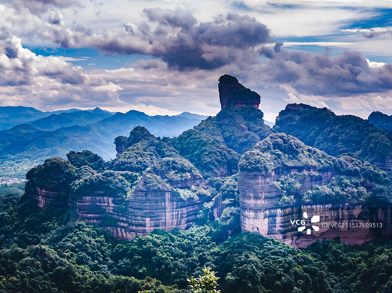 丹霞山僧帽峰图片素材