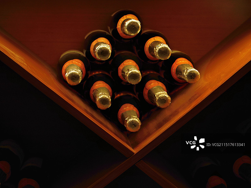 酒窖里的红酒图片素材