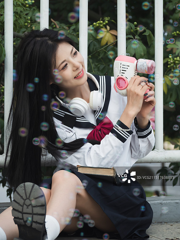 俏皮女生肖像图片素材