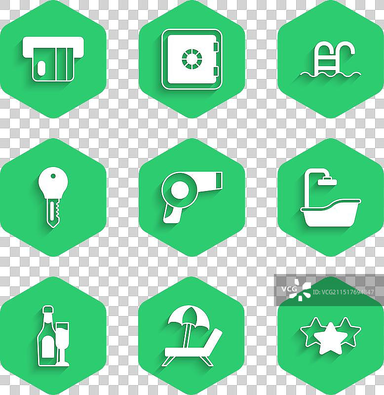 吹风机日光浴床遮阳伞星级组合图片素材