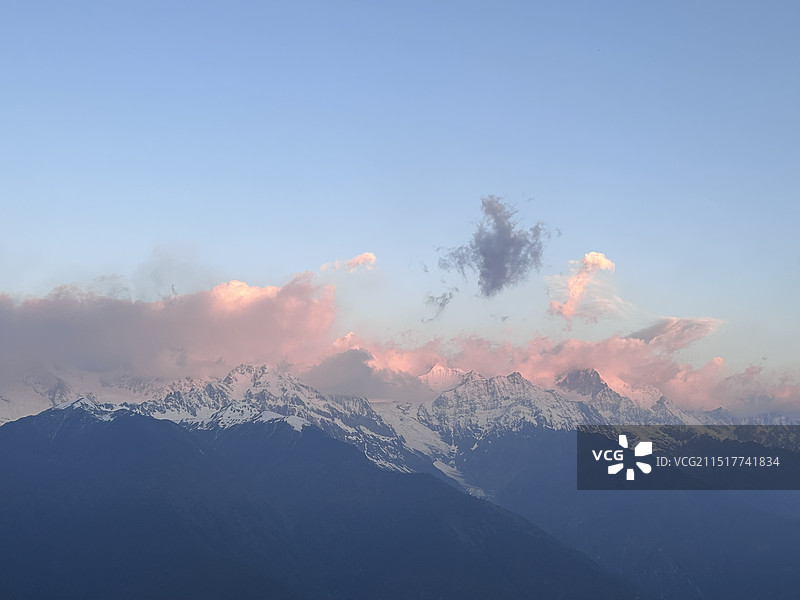 梅里雪山日照金山图片素材