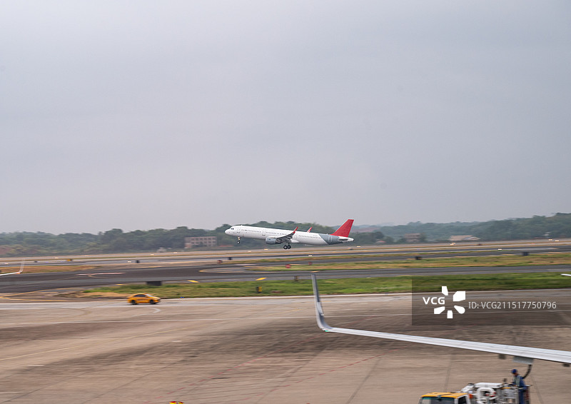 长沙黄花国际机场飞机图片素材