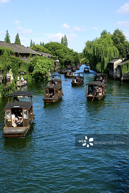 江南古镇水上集市图片素材