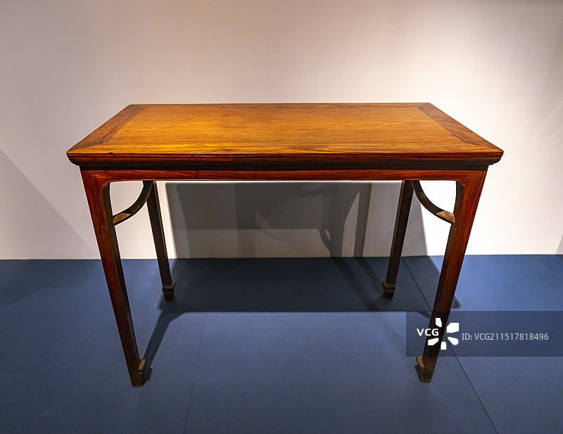 黄花梨木霸王枨条桌 明代 上海博物馆图片素材