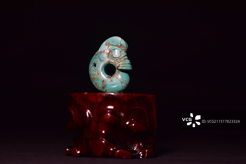 石雕猪龙（绿松石）图片素材