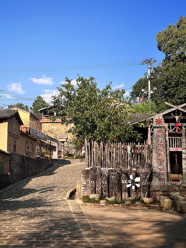 保山腾冲清水中寨司莫拉佤族村图片素材