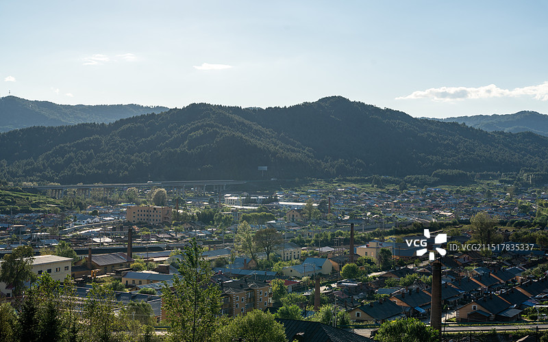 午后的东北林区小镇图片素材