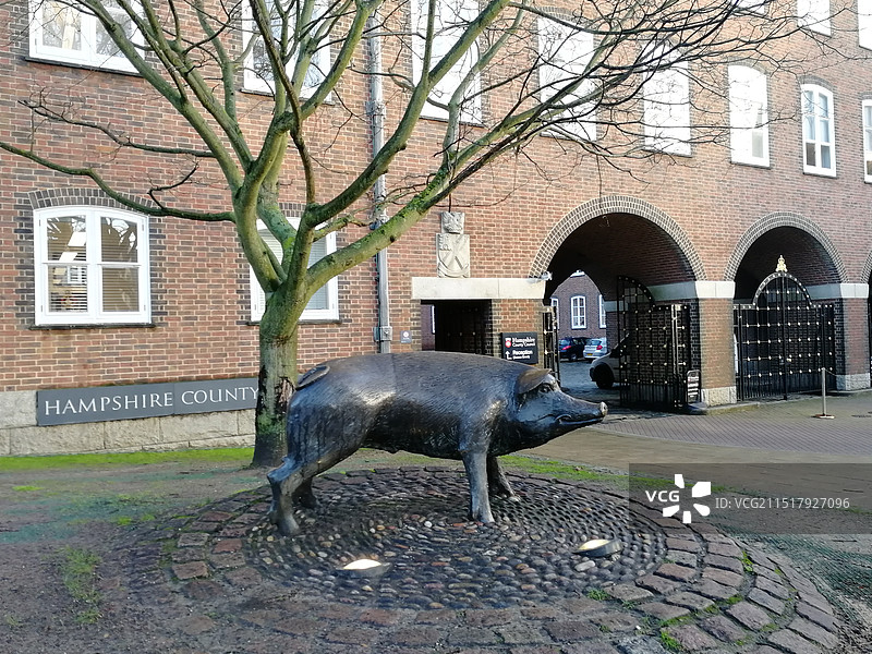 英国温彻斯特街头雕塑图片素材