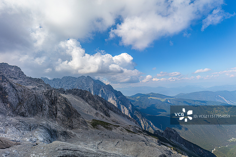 云南丽江玉龙雪山山顶地形地貌图片素材