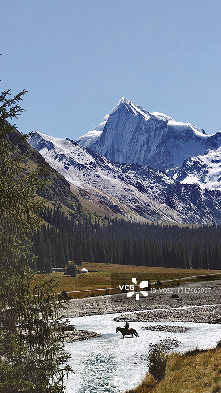 夏塔木扎尔特冰川图片素材