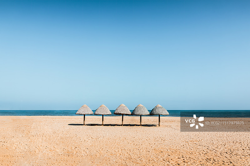 碧空映衬下的海滩风景,荣成那香海沙滩，威海，山东图片素材