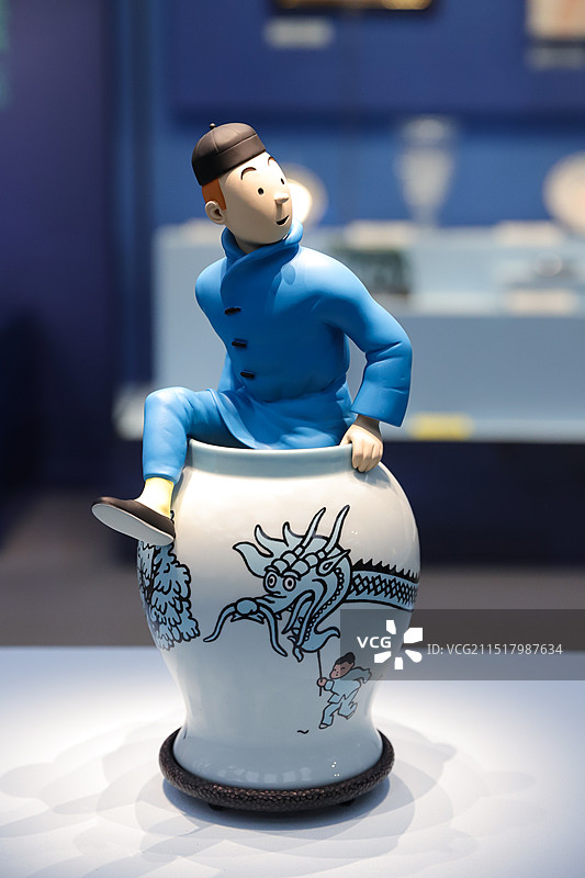 2012年比利时赠予中国《丁丁历险记·蓝莲花》瓷偶（国家礼品管理中心馆藏）图片素材