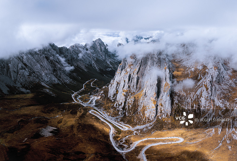 甘肃甘南藏族自治州迭部县甘南藏族自治区江迭公路高清图片图片素材