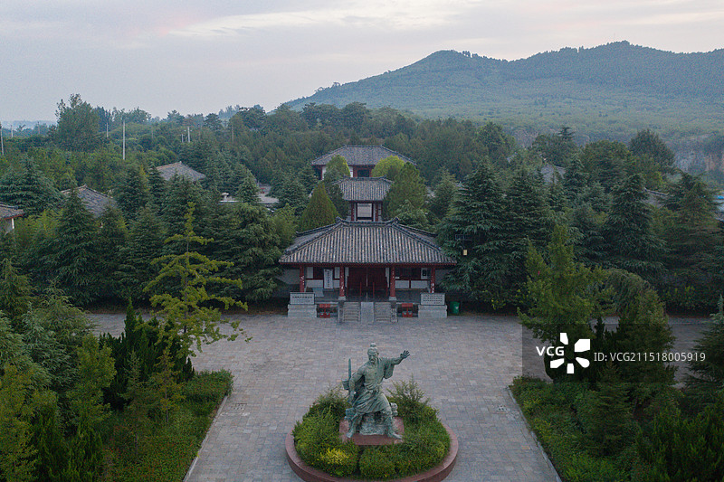 河南省永城市芒砀山陈胜墓图片素材