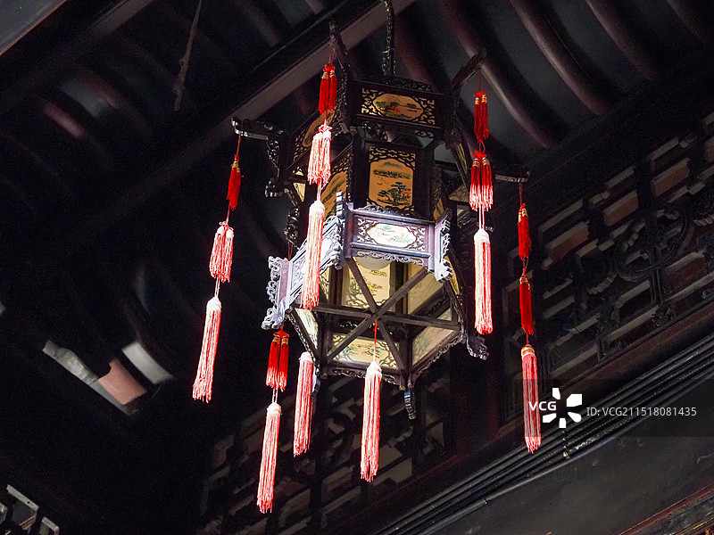 重庆湖广会馆的室内中国传统灯具图片素材