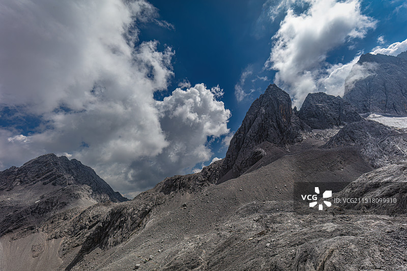 云南丽江玉龙雪山冰川公园及冰川地貌图片素材