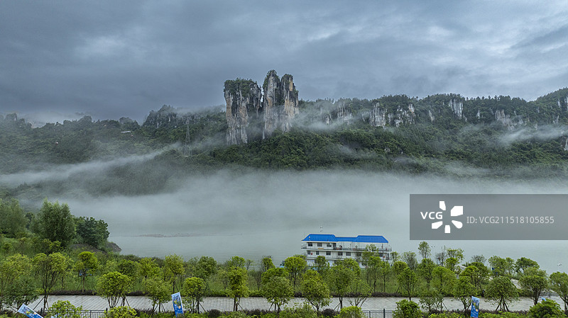 恩施大清江红花峰林石林图片素材