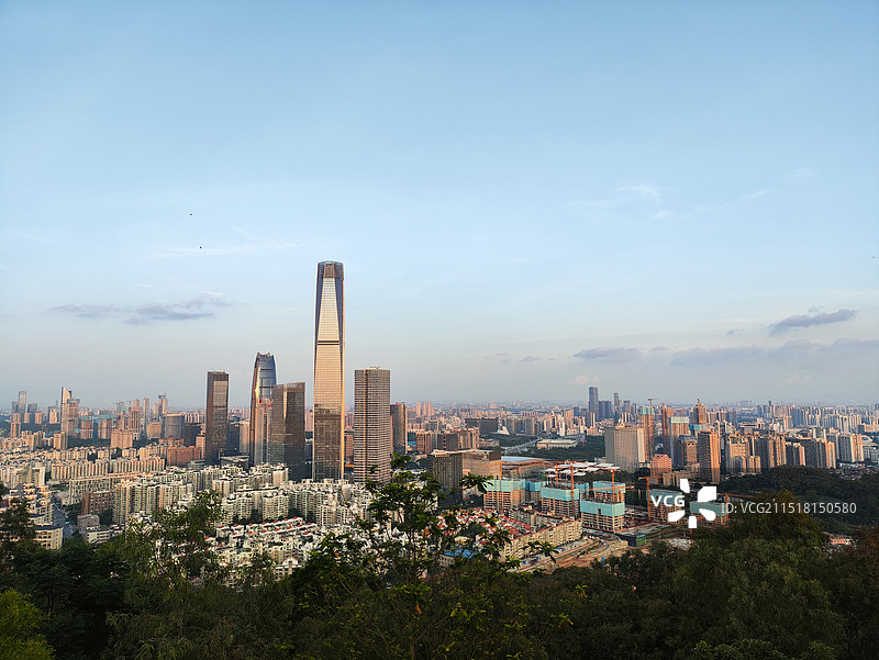 东莞旗峰山和东莞城市景观图片素材