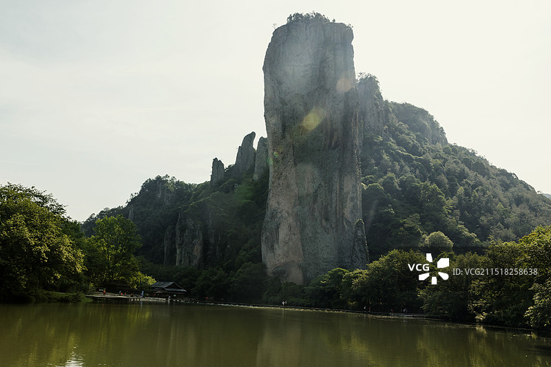 缙云仙都鼎湖峰系列-位于丽水市缙云县仙都风景区,鼎湖峰状如春笋,直刺云天.图片素材