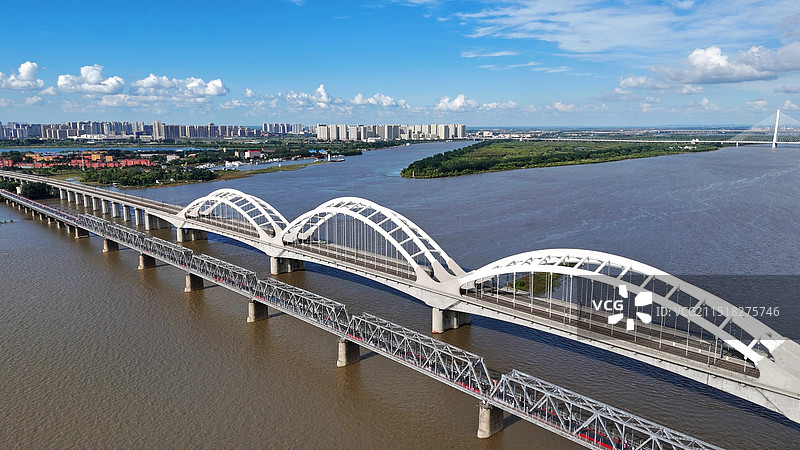 冰城地标·百年中东铁路桥图片素材