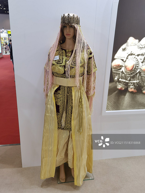 阿尔及利亚传统女性服饰图片素材