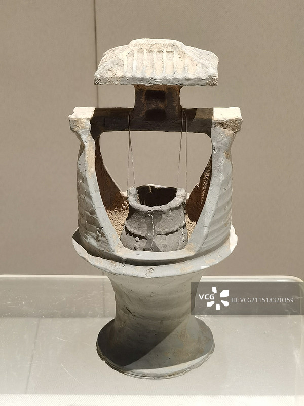 汉代-灰陶井图片素材